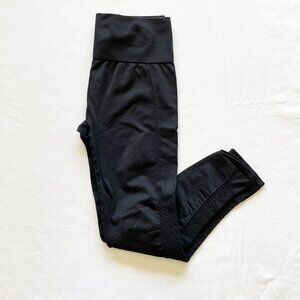 Women’s Fabletics Black Sync High-Waisted Perforated 7/8 Size Medium